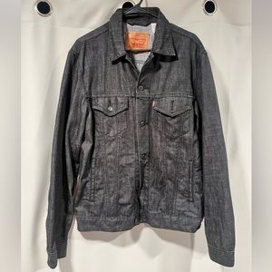 Men’s Levi’s denim jacket